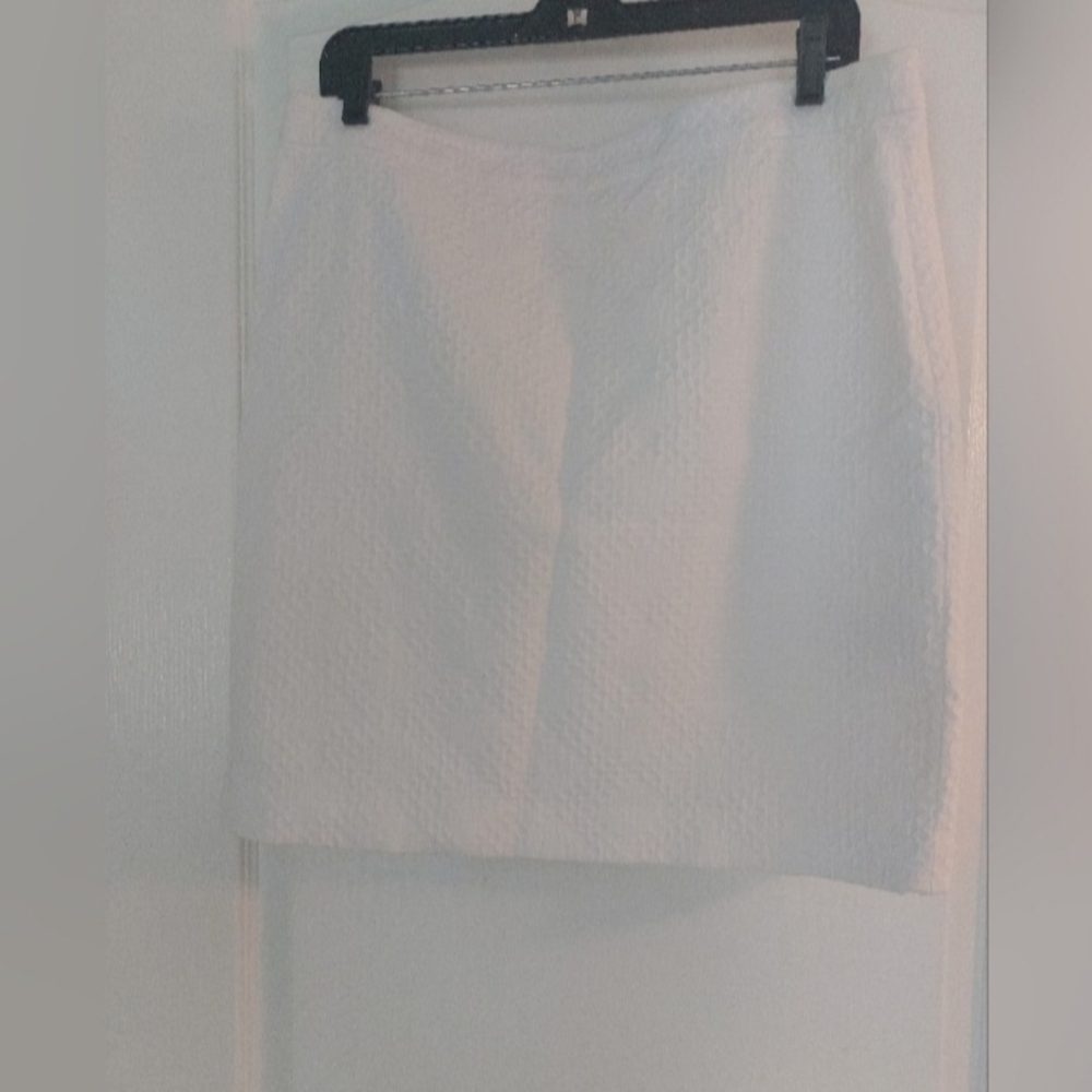 Banana Republic White Textured Midi Skirt (Size 14)